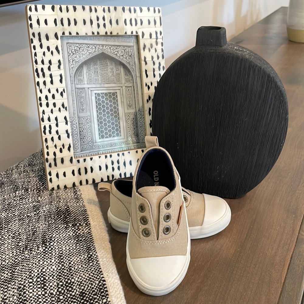 Old Navy toddler slip on canvas tennis shoes. Beige.  Size 5. New without tags.
